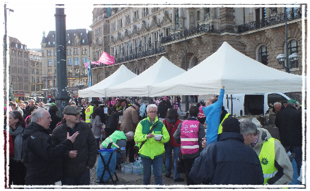 Demo dbb auf dem Rathausplatz Hamburg